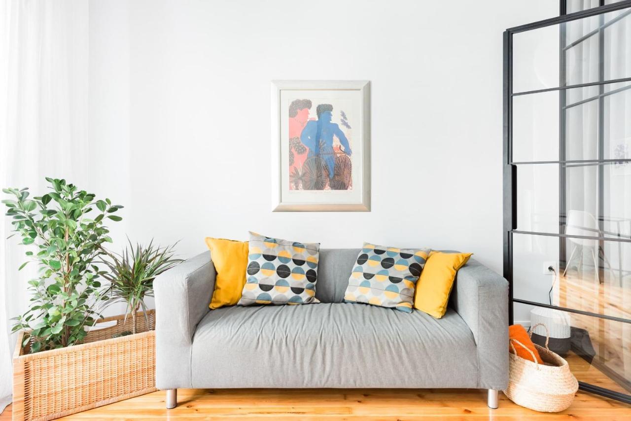 Nat'S Place An Exquisite Home Next To Metro Tesalonika Bagian luar foto