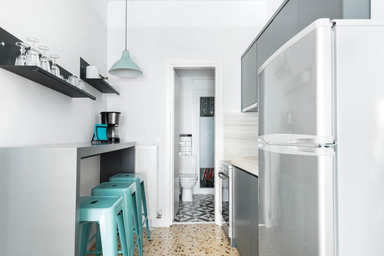 Nat'S Place An Exquisite Home Next To Metro Tesalonika Bagian luar foto
