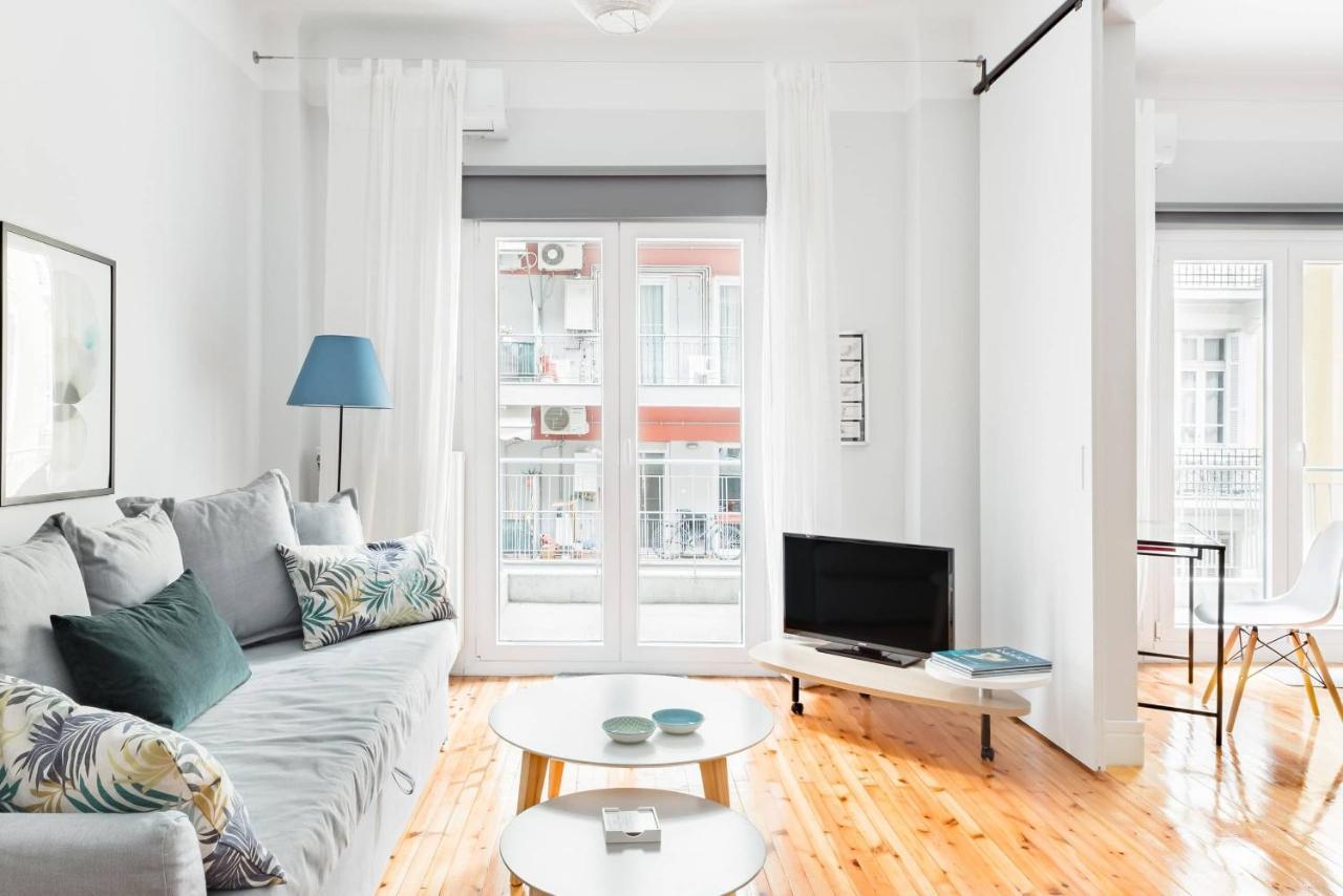 Nat'S Place An Exquisite Home Next To Metro Tesalonika Bagian luar foto