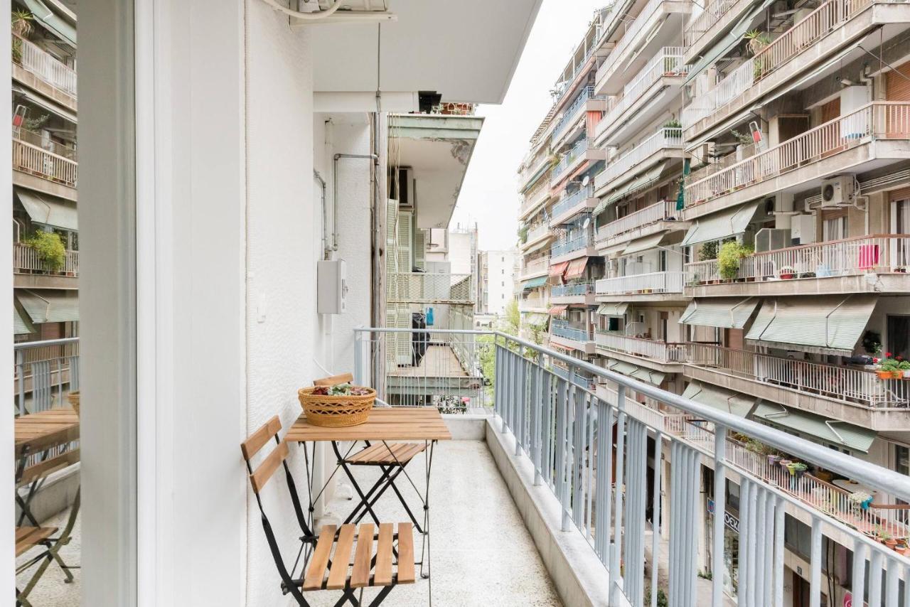 Nat'S Place An Exquisite Home Next To Metro Tesalonika Bagian luar foto